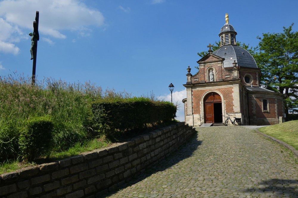 Muur, kaple nahoře.JPG